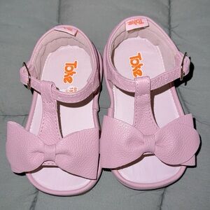 Toke Sapatos Pink Leather Infant Sandals with Bow Sz 4 NWOT